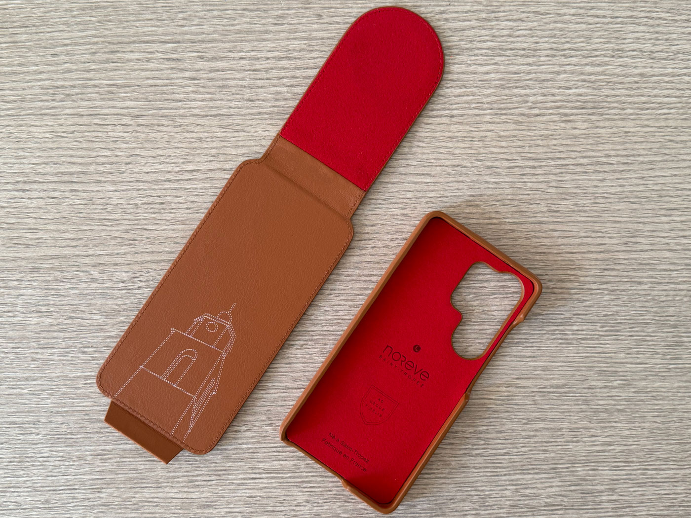 Porte-cartes Click and Cover ouvert